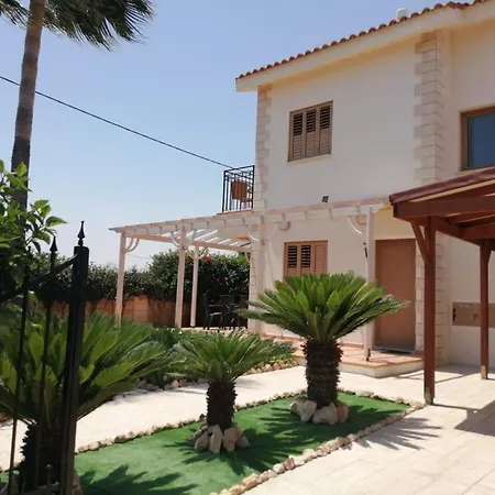 Villa Elena Gardens